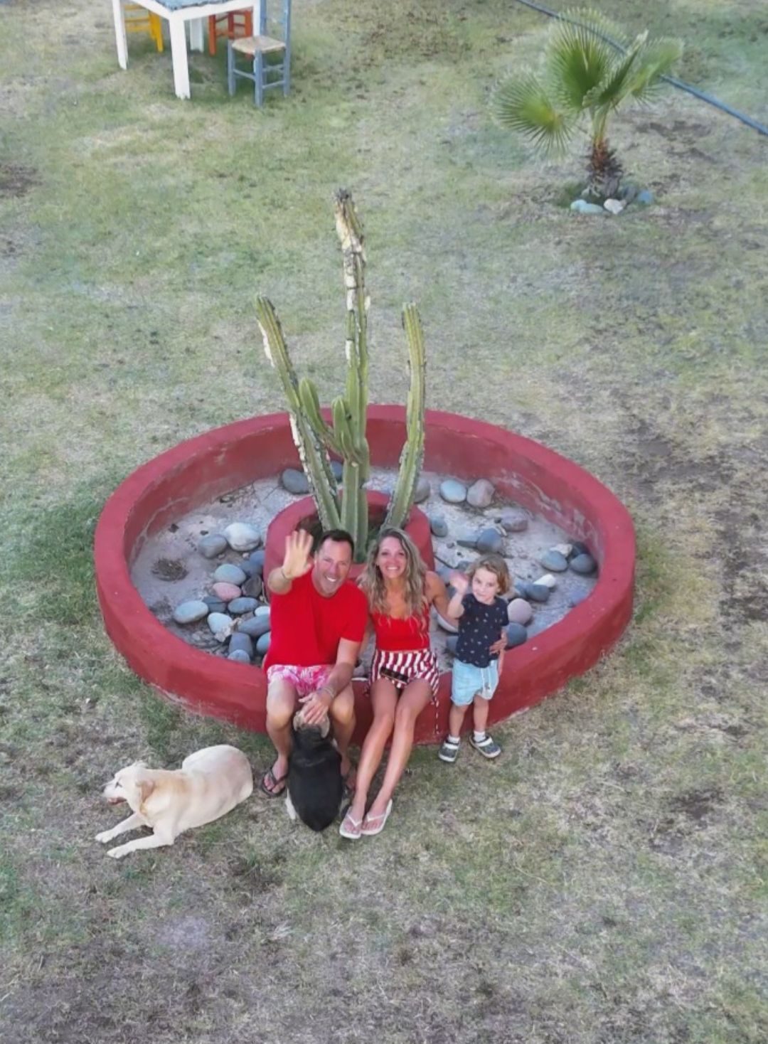Silvina y Mariano, junto a su familia, en Posada Pura Vida